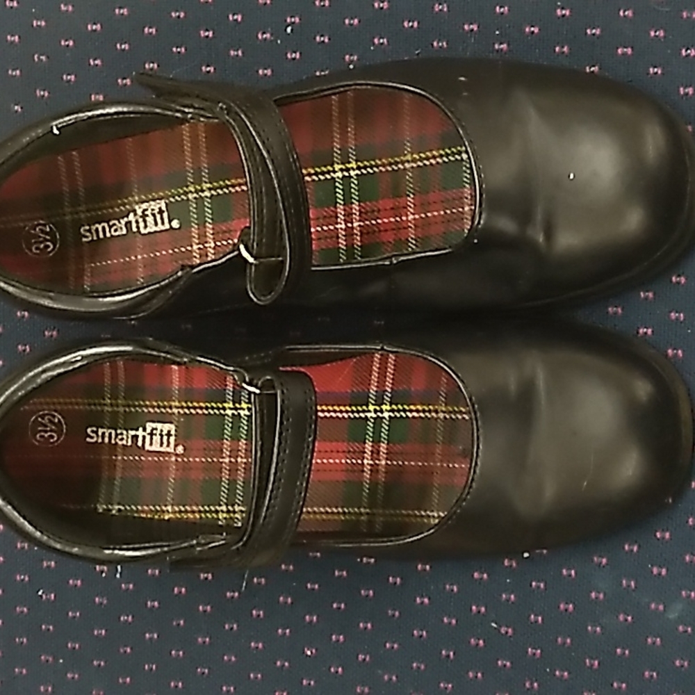 Smart fit shoes size 3.5